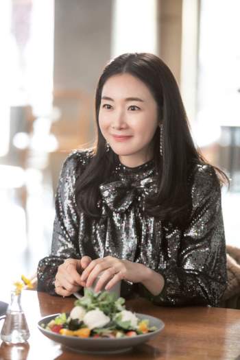 Người đẹp 'Bản tình ca mùa đông' Choi Ji Woo quá đẹp sau 5 tháng sinh con - ảnh 5