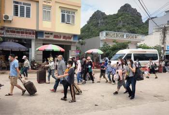 Huyện đảo Cô Tô, Quảng Ninh từ chối bán vé cho người đến từ vùng có dịch - Ảnh 3.