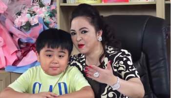 Xuất hiện ké trong livestream của mẹ, con trai bà Phương Hằng - tỷ phú nhỏ tuổi nhất Việt Nam mặc chiếc áo có giá bất ngờ - Ảnh 1.