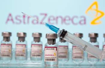 Canada khuyến nghị sử dụng vắc xin của AstraZeneca bất chấp chỉ trích từ Mỹ - Ảnh 1.