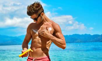 7 thói quen trong mùa hè có thể khiến nam giới bất lực, vô sinh - Ảnh 1.