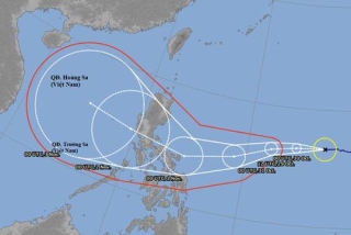 Cơ quan khí tượng Nhật Bản cho rằng bão Goni khả năng di chuyển vào Biển Đông ngày 2/11 với sức gió mạnh nhất là 144 km/h, tương đương cấp 13, giật cấp 15. Ảnh JMA
