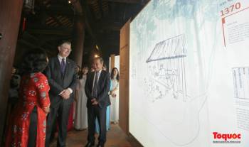 Đại sứ Mỹ thăm trường đại học đầu tiên của Việt Nam nhân ngày 20/11 - Ảnh 13.