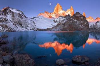 hỗ rộng nhất của dãy Andes lên tới hơn 500 km. Với độ cao trung bình hơn 4.000 km, Andes cũng là một trong những dãy núi cao nhất trên thế giới. Ảnh: World Atlas.