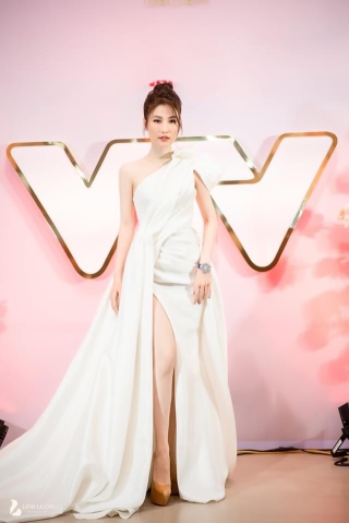 Diễm My 9x xuất hiện như “nữ thần” tại VTV Awards 2020