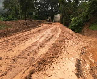 Điện Biên: Bùn đất tràn mặt đường, QL279 ùn tắc cục bộ