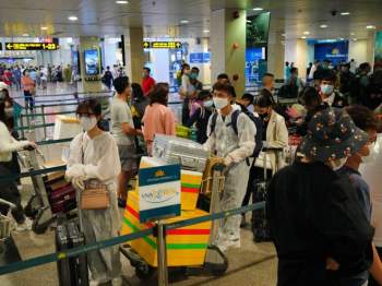 Sau ca nhiễm Covid-19 ở Tân Sơn Nhất, hành khách đi máy bay được phòng dịch sao? - ảnh 3