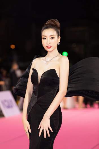 Kết 2020, stylist chỉ ra bí mật giúp Nhã Phương, HH Đỗ Mỹ Linh, Ngọc Trinh... trở thành mỹ nhân mặc đẹp của năm - Ảnh 7.