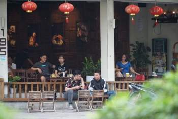 Từ 12h ngày 25/5, Hà Nội dừng hoạt động nhà hàng, quán cắt tóc, khu vui chơi, công viên, vườn hoa - Ảnh 2.