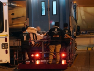 Clip, ảnh: Cận cảnh quá trình di chuyển bệnh nhân 91 trên chuyến bay từ Tân Sơn Nhất đến Nội Bài - Ảnh 13.