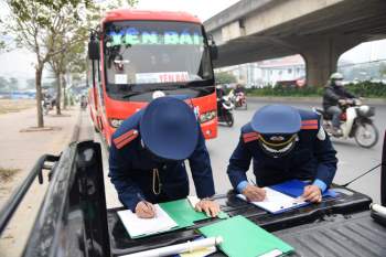 TTGT Hà Nội ra quân đợt cao điểm bảo đảm trật tự, an toàn giao thông Tết Nguyên Đán 2021 - Ảnh 3.