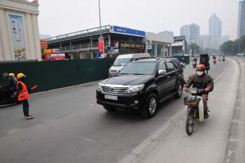 Hà Nội: Nhiều tài xế không dám đi vào làn BRT dù đã tạm thời bỏ phân làn - Ảnh 7.