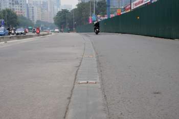 Hà Nội: Nhiều tài xế không dám đi vào làn BRT dù đã tạm thời bỏ phân làn - Ảnh 2.