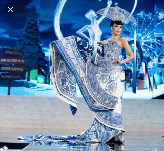 National Costume sắc xanh đẹp nhất: Đỗ Mỹ Linh Tiểu Vy tỏa sáng tại Miss World, Hoàng Hạnh giật huy chương ảnh 0