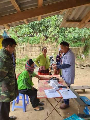 Dân tộc Cống ở Điện Biên: Hiệu quả tới từ tuyên truyền khám chữa bệnh tại cơ sở y tế - Ảnh 1.