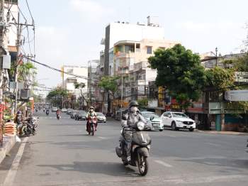 Hết Tết, qua mùng đường vẫn thênh thang: Người Sài Gòn chạy xe mấy ngày này rất khỏe! - ảnh 2