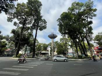 Hết Tết, qua mùng đường vẫn thênh thang: Người Sài Gòn chạy xe mấy ngày này rất khỏe! - ảnh 6