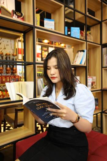 King Coffee Võ Văn Tần, cửa hàng cà phê sách sang-xịn-mịn team thích check-in không thể bỏ qua - Ảnh 4.