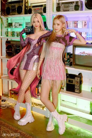 Winter (aespa) vừa debut đã đụng váy Nayeon mặc từ 2 năm trước: Gà mới nhà SM có qua mặt mỹ nhân Twice? - Ảnh 1.