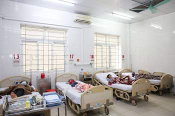 Ăn thịt bê thui, 8 người ở Hà Tĩnh nhập viện nghi ngộ độc - Ảnh 1.