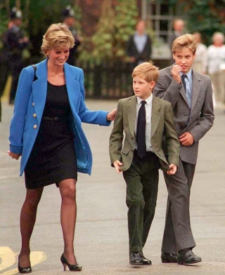Người kế vị tương lai: Bí mật mà Công nương Kate và Hoàng tử William cố gắng giấu cậu con trai cả lâu nhất có thể - Ảnh 3.
