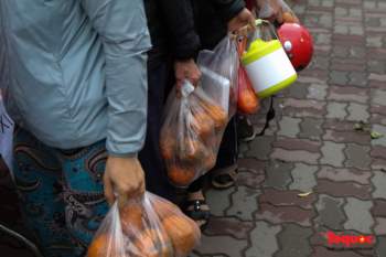 “Giải cứu” nông sản Hà Giang và Hải Dương, phát miễn phí đến bệnh nhân, người lao động nghèo - Ảnh 6.