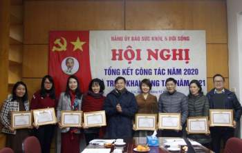 8 đảng viên hoàn thành xuất sắc nhiệm vụ năm 2020 của Đảng bộ Báo
