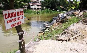 Công bố tình trạng khẩn cấp sạt lở bờ sông Đáy, sông Bùi tại Hà Nội - Ảnh 1.