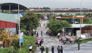 Hải Phòng: Cơ sở thu mua xăng, dầu cháy trơ trụi