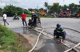 Hải Phòng: Cơ sở thu mua xăng, dầu cháy trơ trụi