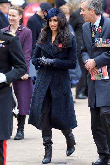 Meghan Markle hóa ra là cao thủ diện áo khoác dáng dài, xem mà học được 11 outfit để style sang như người Hoàng gia - Ảnh 4.