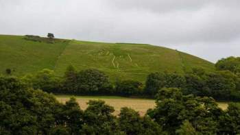 Hé lộ bí mật hình vẽ người khổng lồ nhìn rõ từ trên cao ở Anh