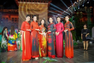 Hé lộ người thổi hồn sắc hoa lên BST áo dài tại Lễ hội áo dài TP.HCM lần thứ 7/2020