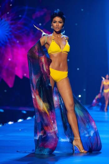 H'Hen Niê gây sốt khi diện lại bikini cũ từng tạo cú hit ở Miss Universe 2019 Ảnh 8