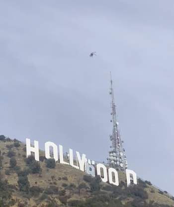 Hi hữu: Biểu tượng Hollywood nổi tiếng bị trộm đổi chữ