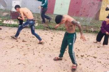 Bắc Giang: Thông tin mới vụ nhóm thanh niên bị tấn công bằng phân trâu, bò - Ảnh 2.