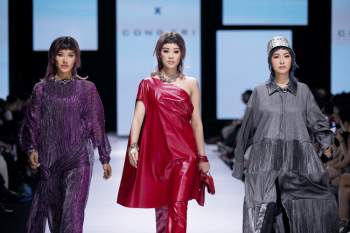 Tân Hoa hậu Đỗ Thị Hà “đọ sắc” cùng dàn mỹ nhân tại Tuần lễ Thời trang Quốc tế Việt Nam 2020 - Ảnh 10.