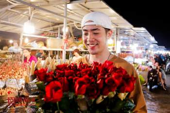 Tiêu dùng & Dư luận - Đi chợ hoa lúc nửa đêm để tặng mẹ nhân ngày Nhà giáo Việt Nam (Hình 9).