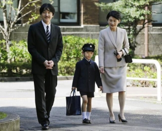 Hoàng tử bé Hisahito, “chân mệnh thiên tử” Nhật Bản mới sinh ra đã gánh tương lai hoàng gia - Ảnh 2