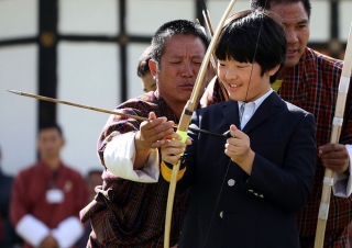 Hoàng tử bé Hisahito, “chân mệnh thiên tử” Nhật Bản mới sinh ra đã gánh tương lai hoàng gia - Ảnh 4