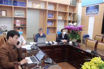 Chiều cuối năm, giáo sư hàng đầu Việt Nam hội chẩn toàn quốc bàn hướng điều trị bệnh nhân COVID-19 nặng - Ảnh 3.