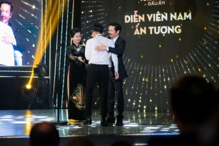 Hồng Diễm, Phương Oanh hết lời khen ngợi “mẹ chồng” Lan Hương tại Lễ trao giải VTV Awards 