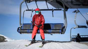 Mùa đông đến, các khu trượt tuyết châu Âu 