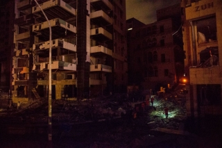 Chùm ảnh: Hiện trường như ngày tận thế sau vụ nổ kinh hoàng tại Lebanon khiến 4000 người thương vong - Ảnh 3.