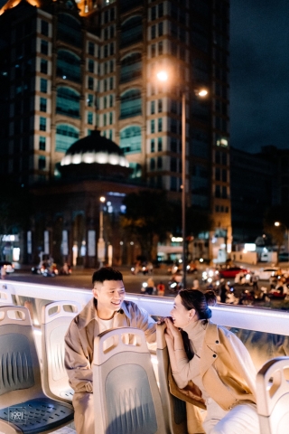 Cô gái cùng người yêu đi xe buýt mui trần ở Sài Gòn đã có bộ ảnh lãng mạn hú hồn, cần gì sang chảnh như Matt Liu và Hương Giang! - Ảnh 5.