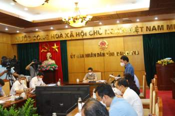Nhiều đề xuất trong cuộc họp khẩn của Thủ tướng, Phó Thủ tướng với Bắc Giang, Bắc Ninh - Ảnh 1.