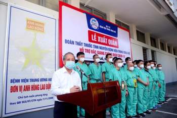 Xúc động hình ảnh y, bác sỹ Bệnh viện TW Huế tình nguyện lên đường hỗ trợ Bắc Giang chống dịch COVID-19 - Ảnh 5.