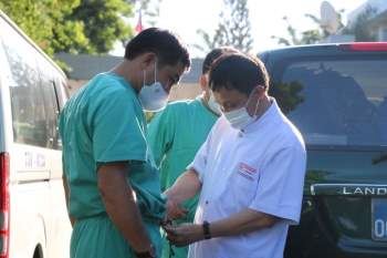 Xúc động hình ảnh y, bác sỹ Bệnh viện TW Huế tình nguyện lên đường hỗ trợ Bắc Giang chống dịch COVID-19 - Ảnh 8.