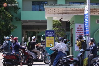 Hàng trăm nhân viên Bệnh viện Đà Nẵng được đưa đi cách ly ở khách sạn ven biển - Ảnh 2.
