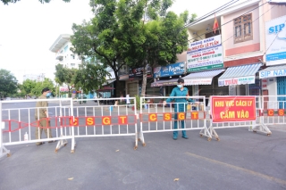 Gần 750 sinh viên, nhân viên y tế tình nguyện tham gia chống dịch Covid-19 ở Đà Nẵng - Ảnh 2.